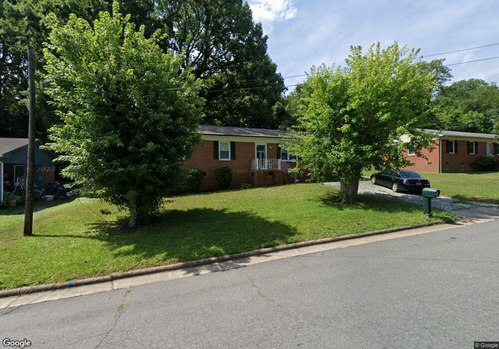 307 Roanoke St, Reidsville, NC 27320 - photo 1