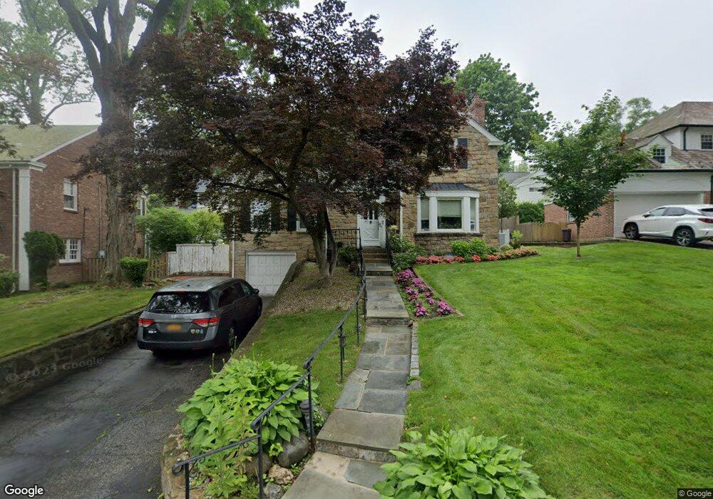 3 Ardsley Place, Great Neck, NY 11021 - photo 1