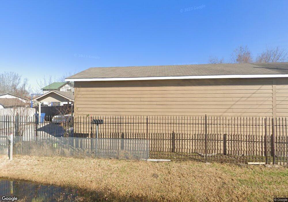 10802 Somerset Ln, Houston, TX 77093 - photo 1