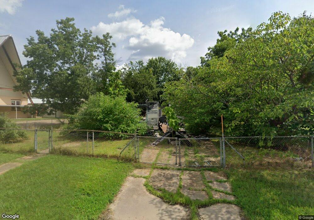 607 W Dalton St, Hugo, OK 74743 - photo 1