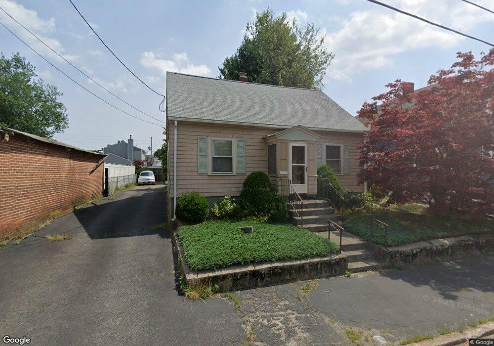 28 Lucas St, Pawtucket, RI 02860 - photo 1