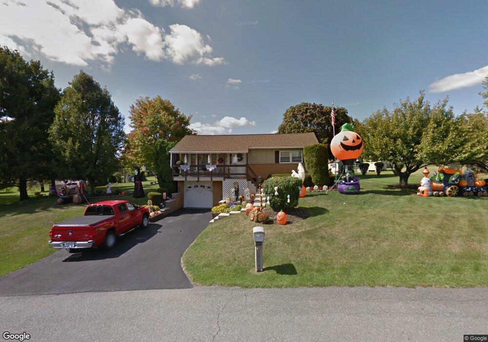 1139 Oakhurst Dr, Slatington, PA 18080 - photo 1