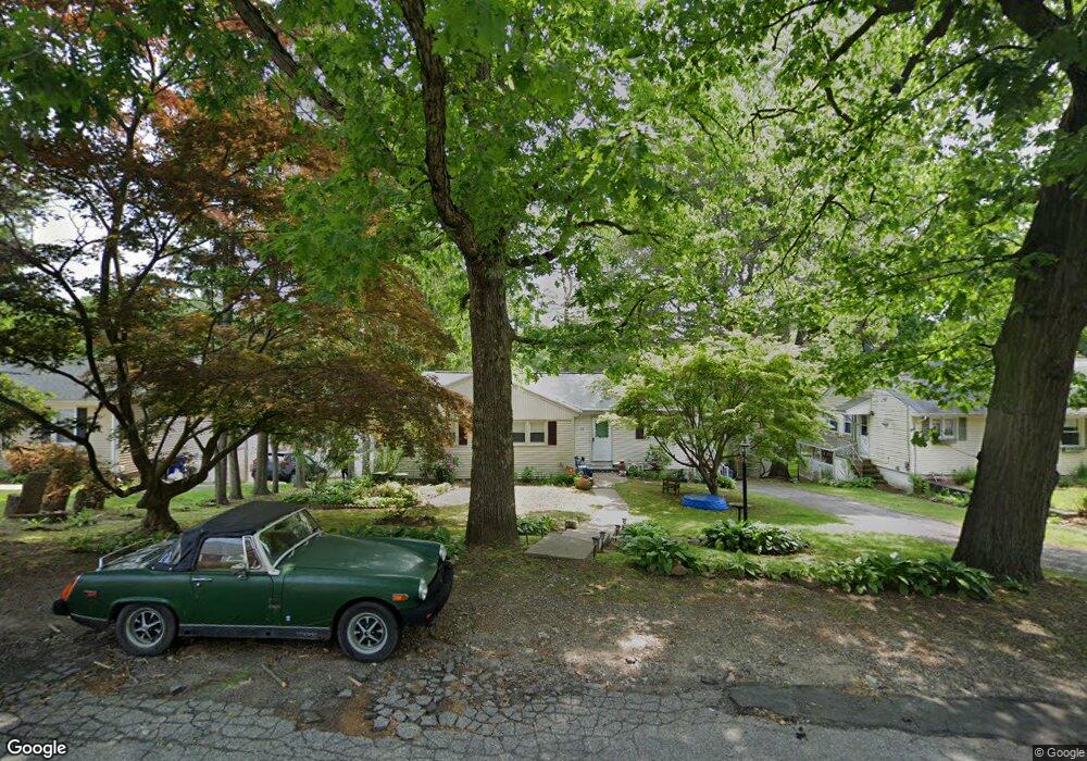 130 Pine Point Dr, Bridgeport, CT 06606 - photo 1