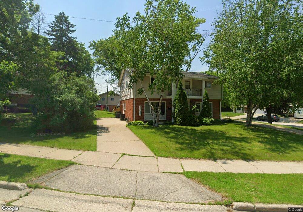 2026 Cardinal Dr, Waukesha, WI 53186 - photo 1