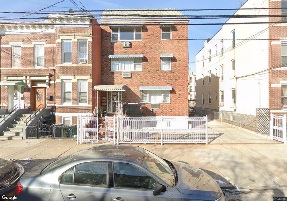 30-74 43rd St unit 3, Astoria, NY 11103 - photo 1