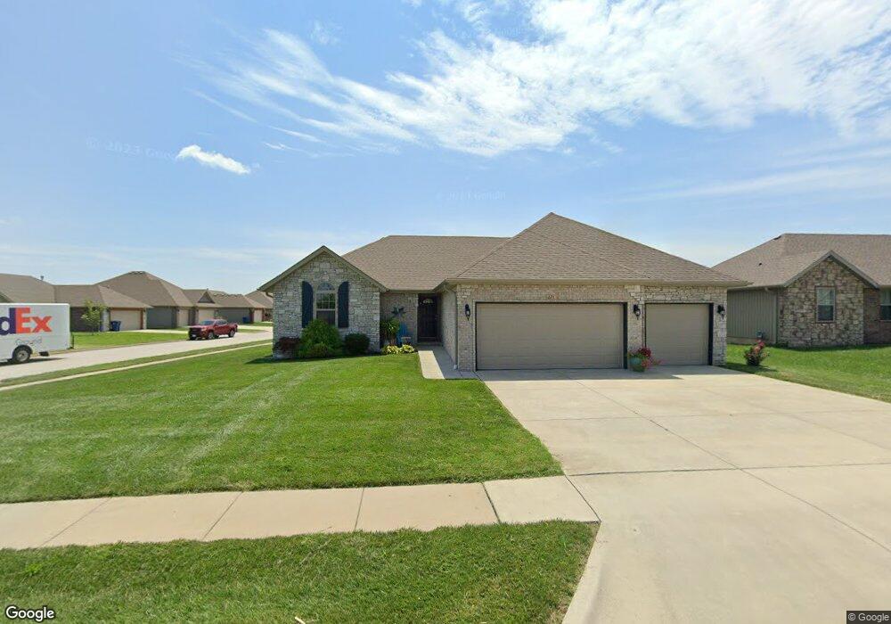 878 E Scott Wayne Dr, Nixa, MO 65714 - photo 1