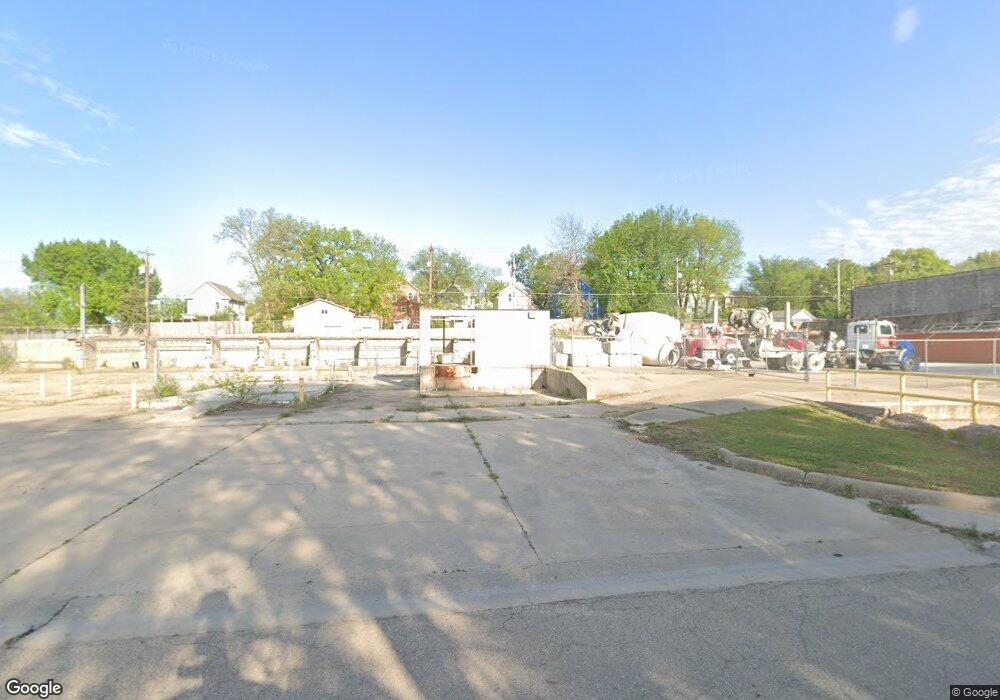 218 SW Polk St, Topeka, KS 66603 - photo 1