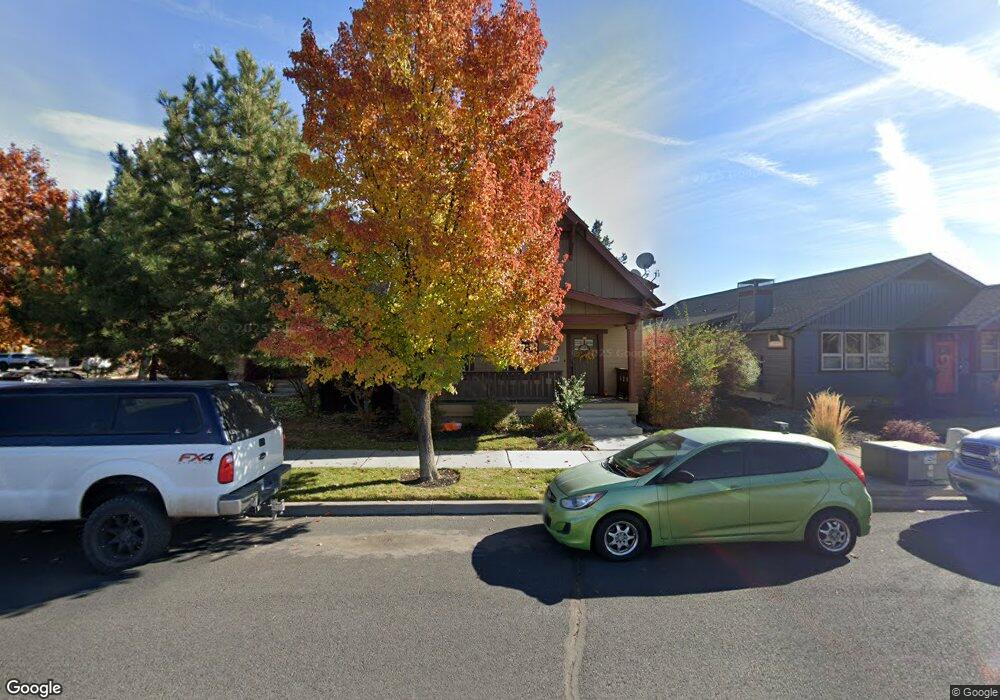 810 NW Rimrock Dr, Redmond, OR 97756 - photo 1