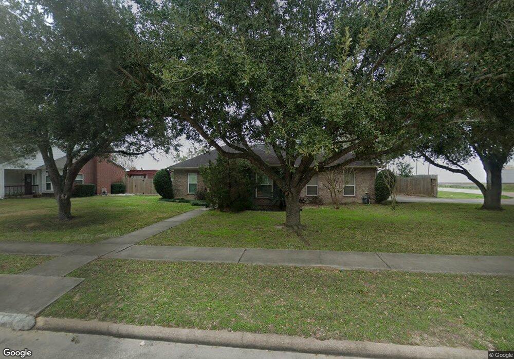 1285 E Adoue St, Alvin, TX 77511 - photo 1