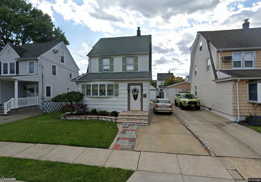 47 Holly Ave, Mineola, NY 11501 - photo 1