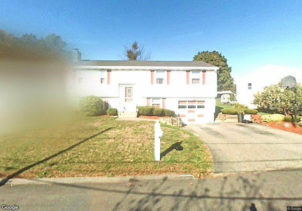 72 Phillips Cir, Waltham, MA 02452 - photo 1