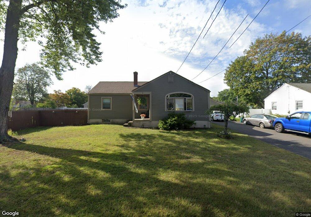 36 Greenpoint Cir, Chicopee, MA 01020 - photo 1