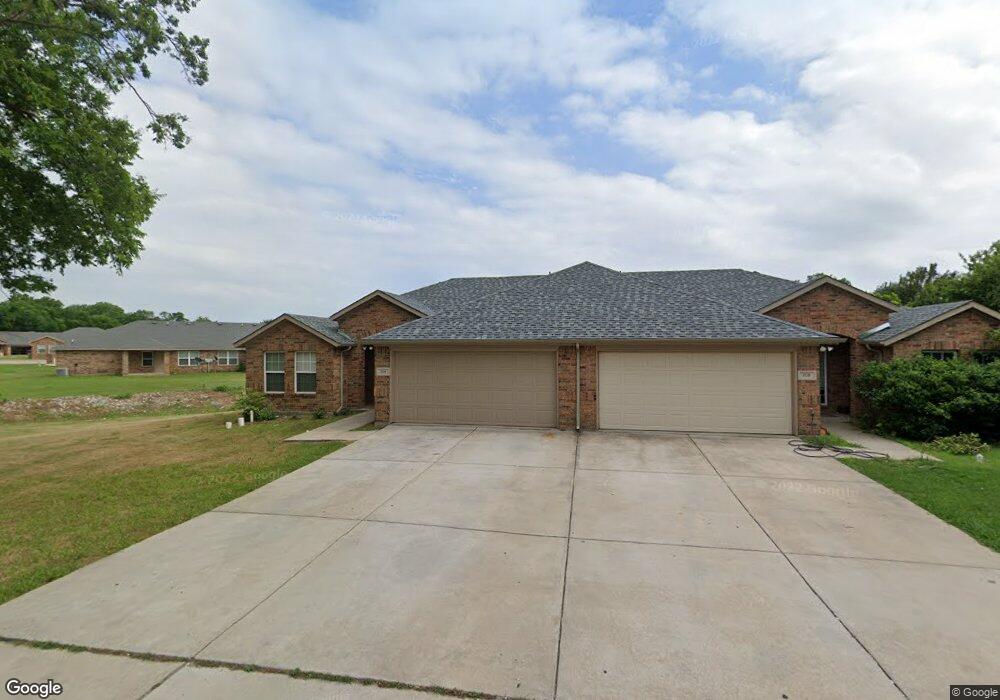 704 Pettit St SW, Ardmore, OK 73401 - photo 1