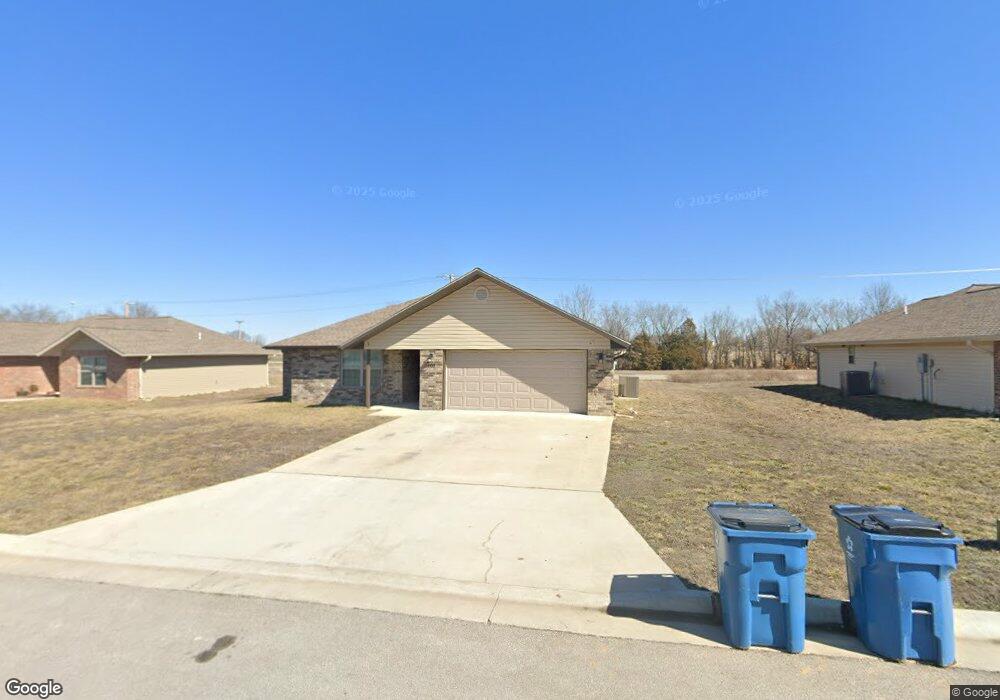 605 Sophia Ln, Carl Junction, MO 64834 - photo 1