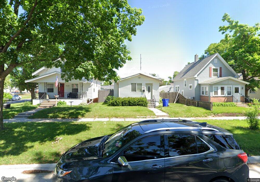 924 H Ave NW, Cedar Rapids, IA 52405 - photo 1