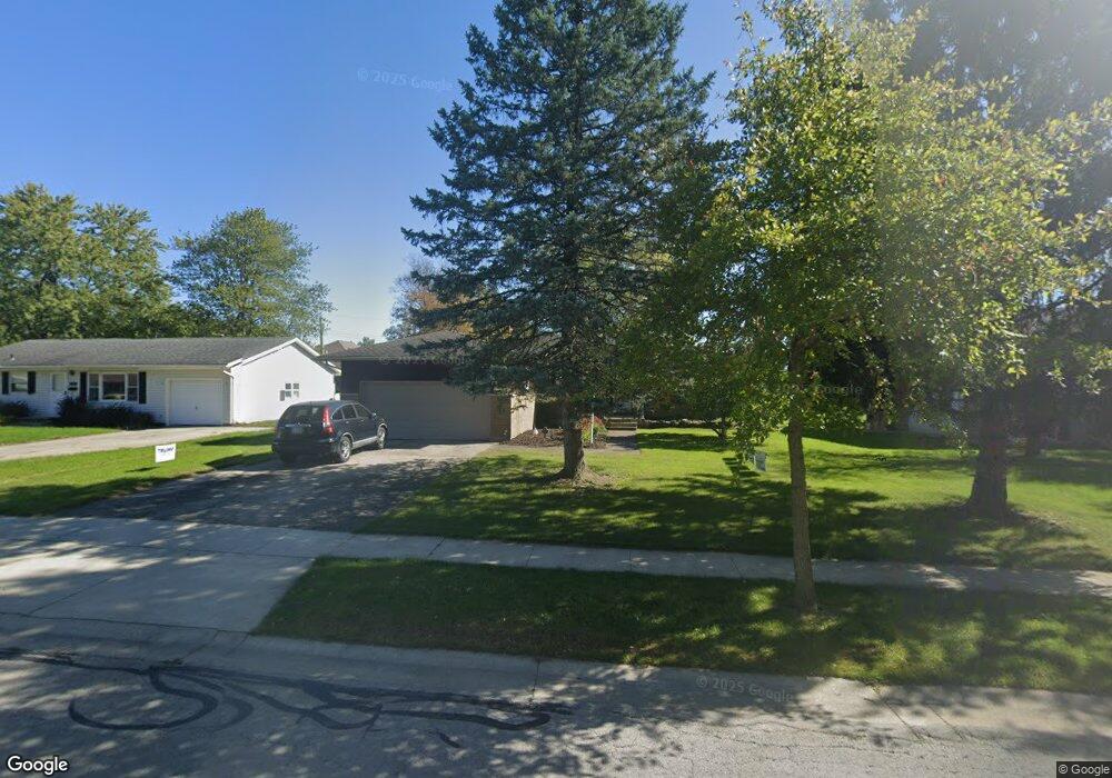 808 N Blackhoof St, Wapakoneta, OH 45895 - photo 1