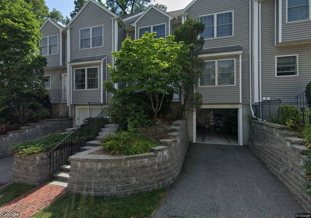 4 Edgemoor Cir unit 4, Wellesley, MA 02482 - photo 1