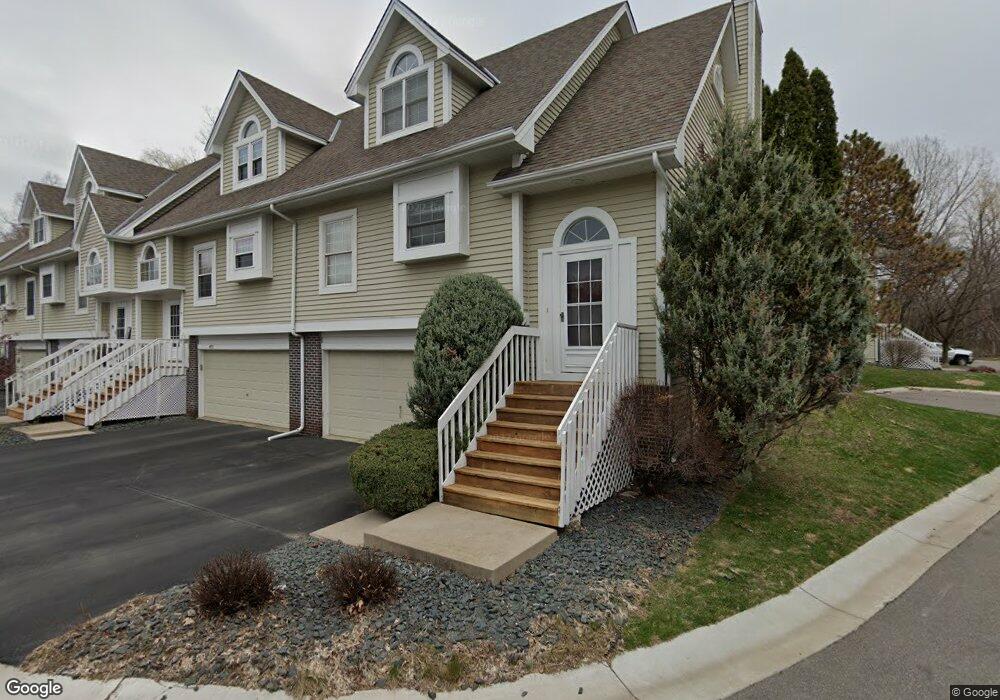 4917 Carlysle Place, Minnetonka, MN 55345 - photo 1