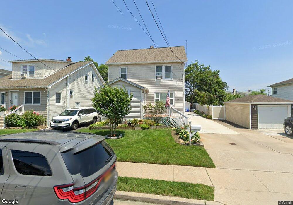 55 Gordon Place, Freeport, NY 11520 - photo 1