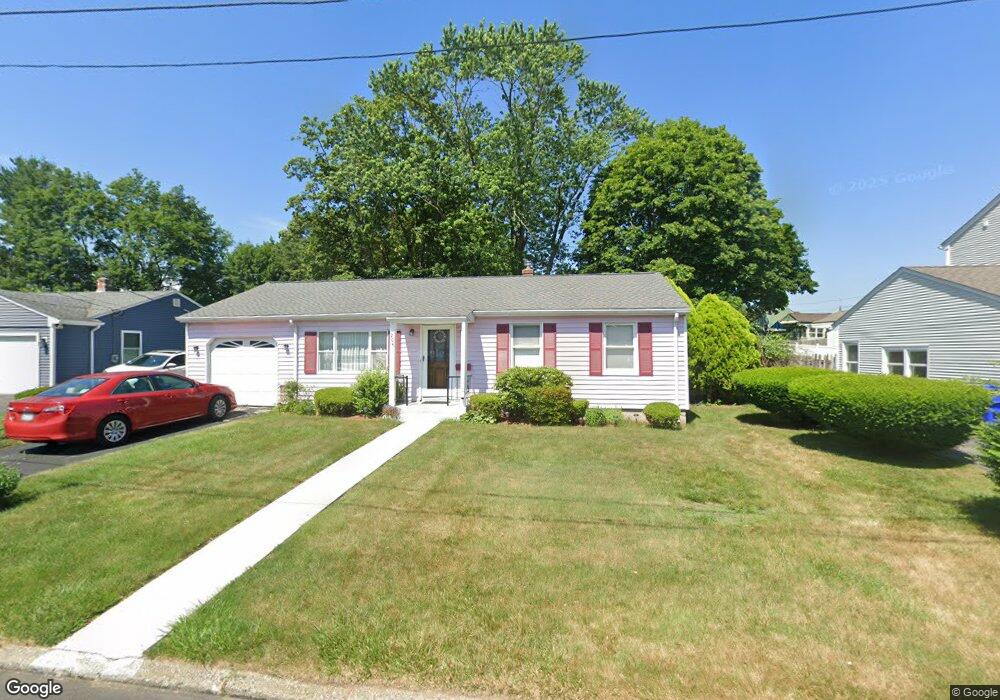 204 Pinecrest Dr, Pawtucket, RI 02861 - photo 1