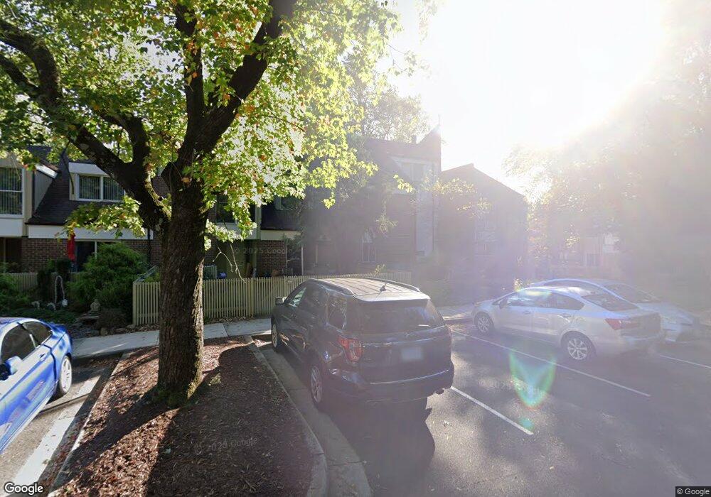 11561 Links Dr, Reston, VA 20190 - photo 1