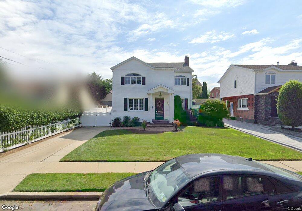 225 Commonwealth St, Franklin Square, NY 11010 - photo 1