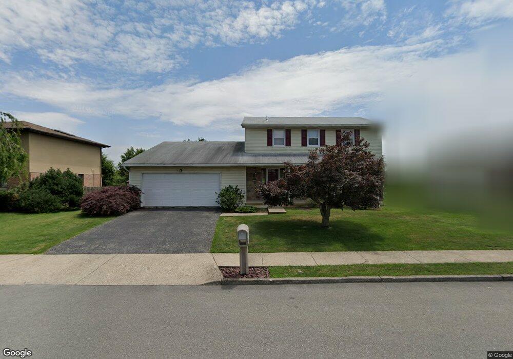 1756 Peachtree Cir, Whitehall, PA 18052 - photo 1