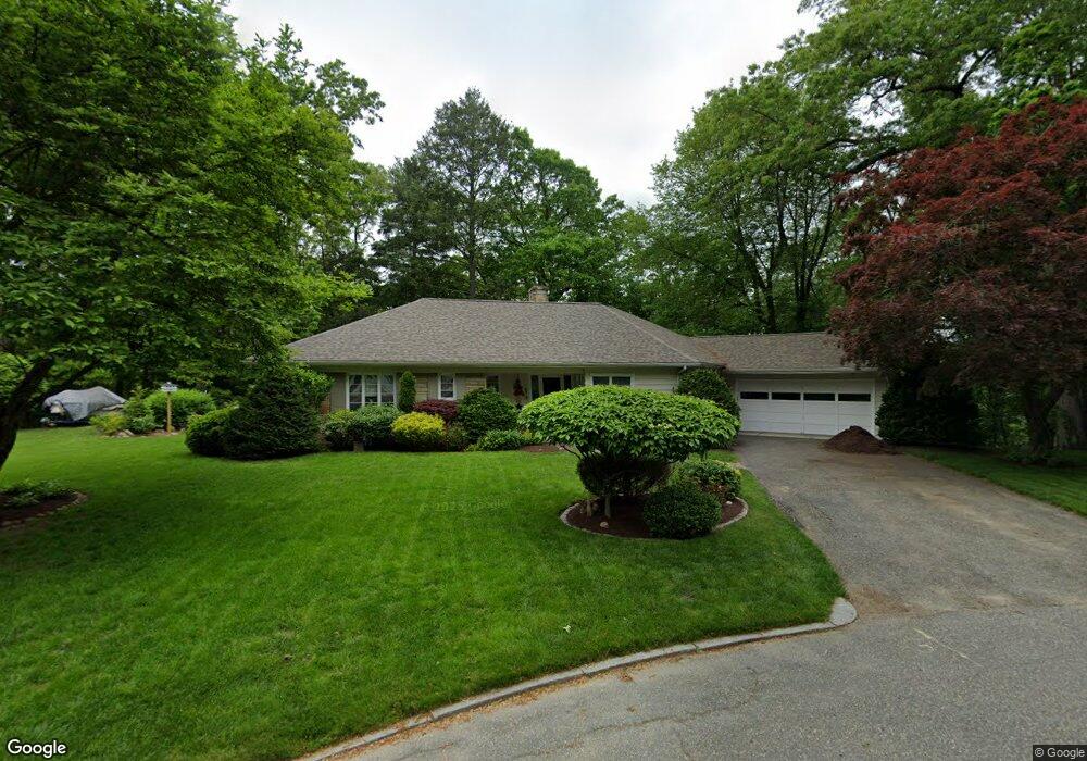 88 Ridgeway Cir, Springfield, MA 01118 - photo 1