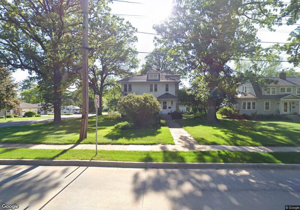 2117 Rownd St, Cedar Falls, IA 50613 - photo 1