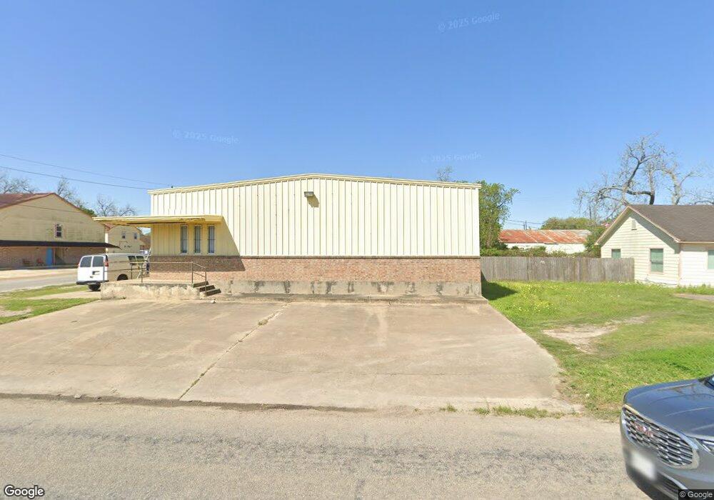 1616 Avenue F, Bay City, TX 77414 - photo 1