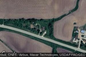 10284 Highway 64, Wyoming, IA 52362
