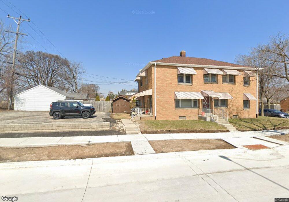 554 W Howard Ave, Milwaukee, WI 53207 - photo 1