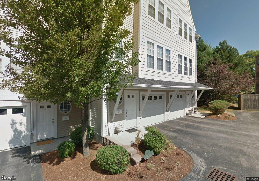 124 E Squantum St unit 1,124, Quincy, MA 02171 - photo 1