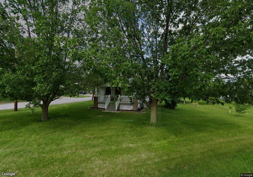 2403 C St SW, Cedar Rapids, IA 52404 - photo 1