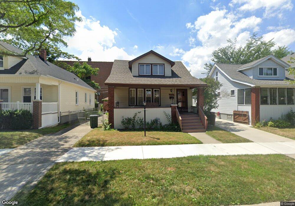 1437 Wayburn St, Grosse Pointe, MI 48230 - photo 1