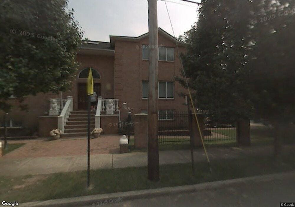 426 Deisius St, Staten Island, NY 10312 - photo 1