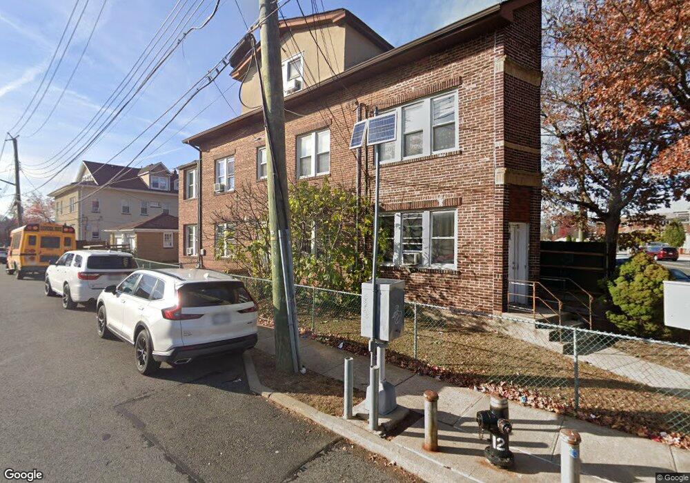 1396 Clove Rd, Staten Island, NY 10301 - photo 1