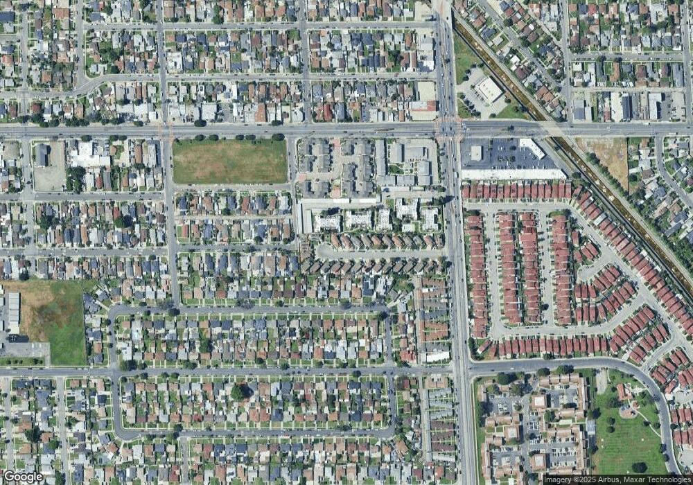 871 W Kemp Ct, Compton, CA 90220 - photo 1