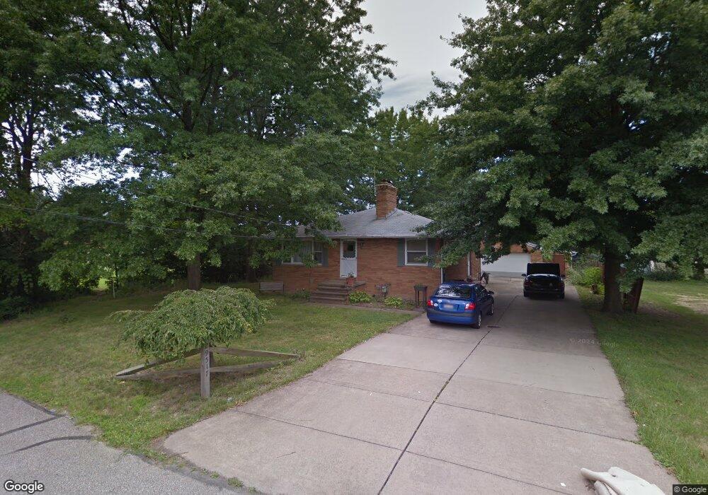 29517 Meadow St, Wickliffe, OH 44092 - photo 1