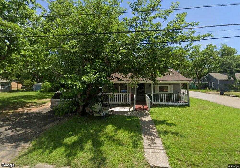 302 N Washington St, Cleburne, TX 76031 - photo 1