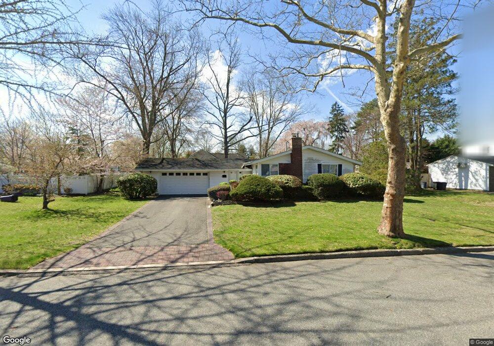 3 Cedar Crest Dr, Dix Hills, NY 11746 - photo 1