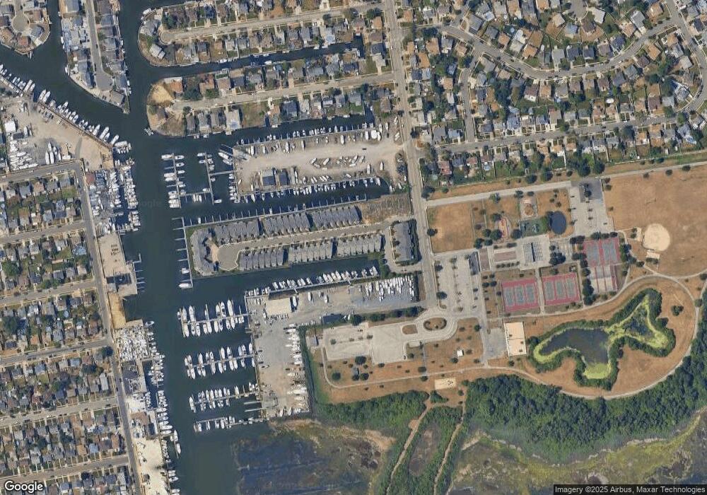 57 Ocean Watch Ct unit 57, Freeport, NY 11520 - photo 1