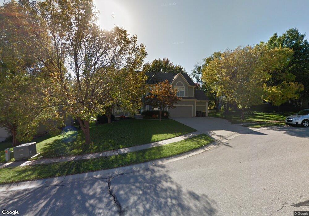 5308 Greenwood St, Shawnee, KS 66216 - photo 1