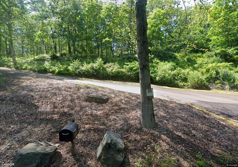 240 Fresh Meadow Ln, Milford, CT 06461 - photo 1