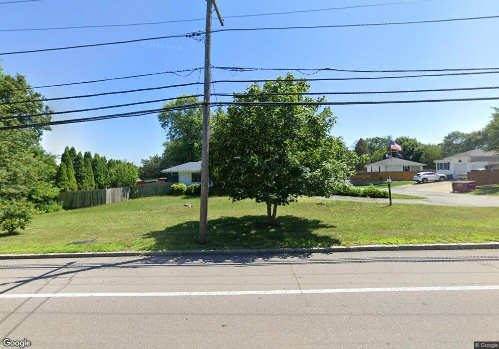 724 Wilbur Ave, Swansea, MA 02777 - photo 1