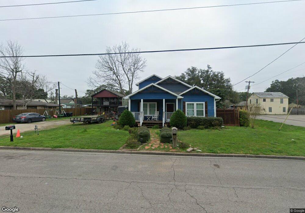 402 W House St, Alvin, TX 77511 - photo 1