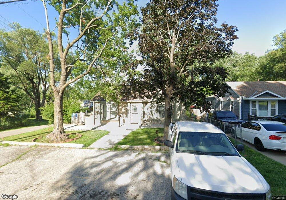 5601 Monrovia St, Shawnee, KS 66216 - photo 1