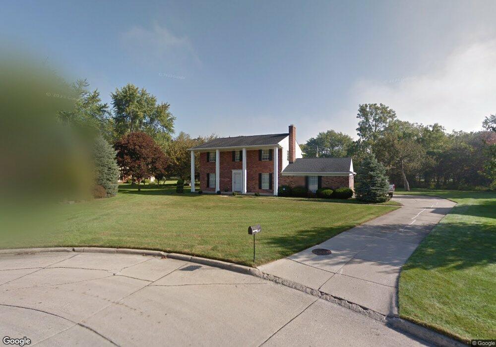 8132 Thorntree Ct, Grosse Ile, MI 48138 - photo 1