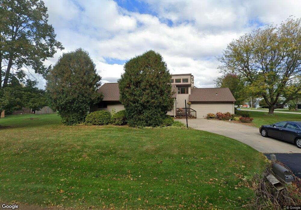 2918 W Parkridge Ave, Appleton, WI 54914 - photo 1