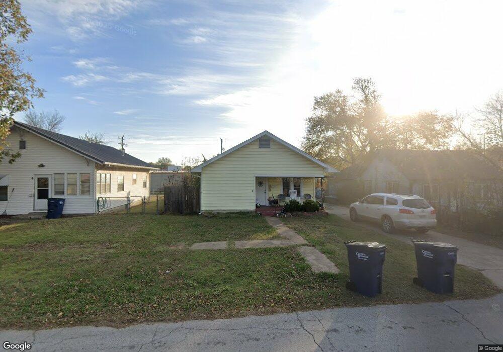305 N Division St, Cleveland, OK 74020 - photo 1